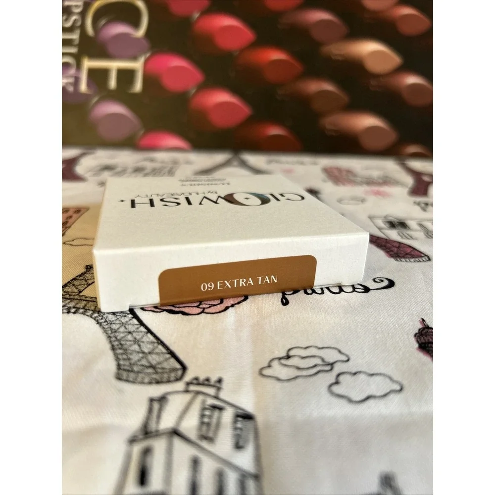 GloWish by Huda Beauty Lightweight Blurring Pressed Powder 09 Extra Tan